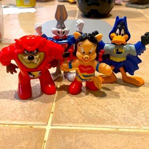 🥳Host Pick🥳1991 vintage McDonalds Super Looney Tunes characters